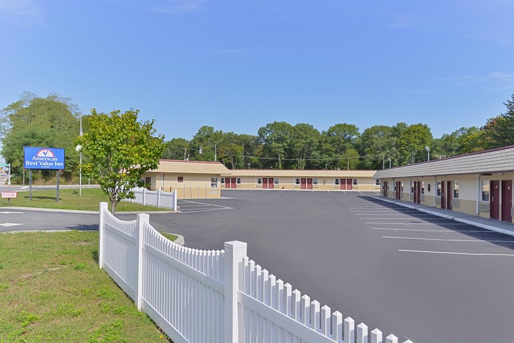 Americas Best Value Inn - Port Jefferson Station - Long Island Exteriör bild