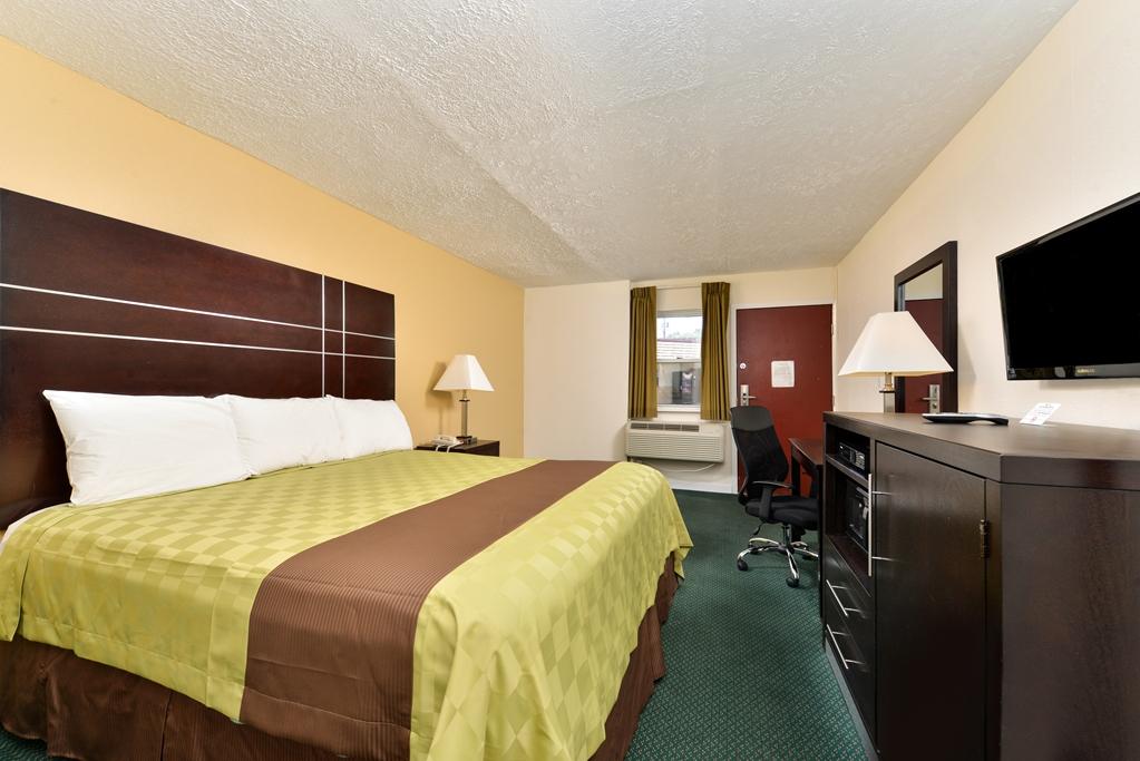 Americas Best Value Inn - Port Jefferson Station - Long Island Rum bild