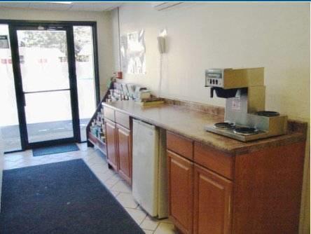 Americas Best Value Inn - Port Jefferson Station - Long Island Exteriör bild
