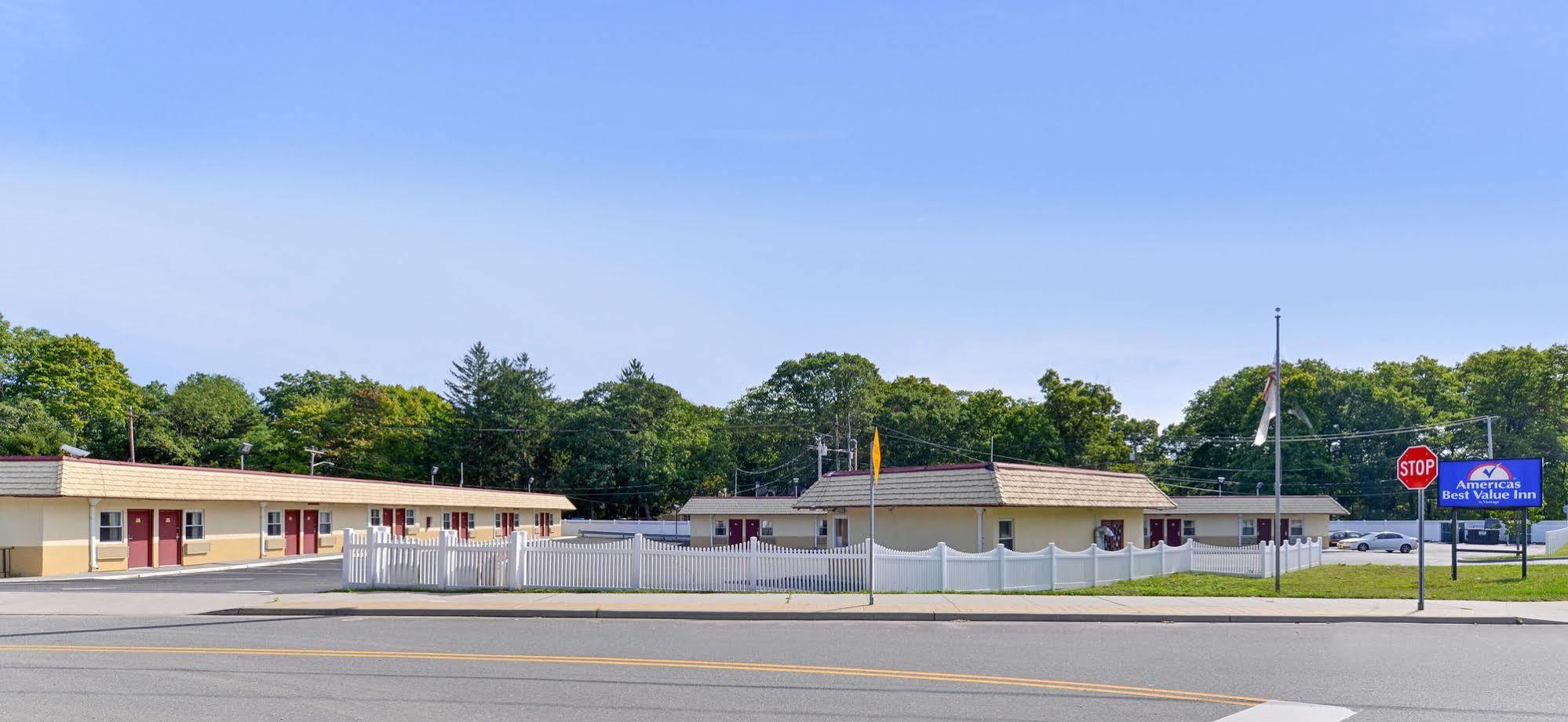 Americas Best Value Inn - Port Jefferson Station - Long Island Exteriör bild